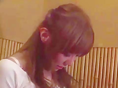06355,A woman who screams in agony