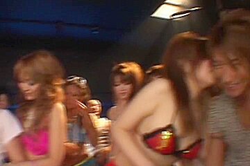 100 Reggae Dancers