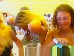 3 Girls Flashing