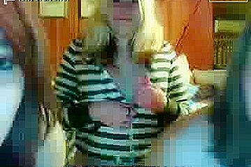 4 teen 18+ girls showing tits in webcam