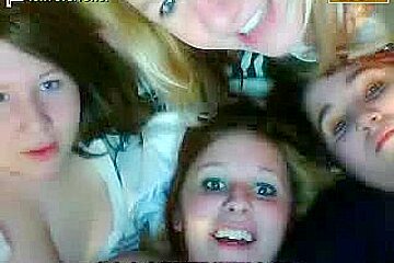 4 teen 18+ girls showing tits in webcam