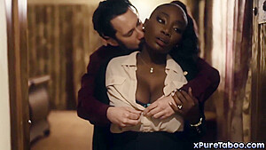 Agressive Client Deals Sex With Hot Ebony Realtor