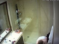 Airbnb Shower 09