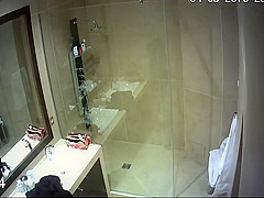 Airbnb Shower 09