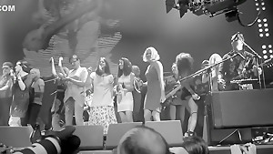 Akvarium Rock Grup Nude Girls in Show