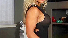 Alluring busty experienced female perfroming in fetish sex video
