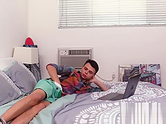 Amateur twink fucks ass