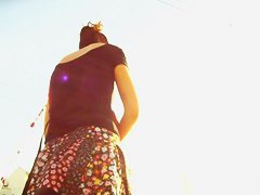 Amateur upskirt video of an undoubting hot girl