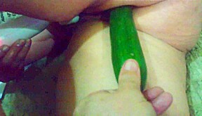 Arab metnakkhool wife insert cucumber in her ass and pussy 
