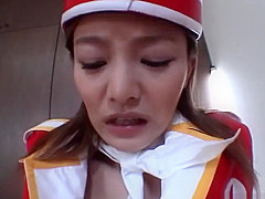 Arousing Japanese AV model gets milf pussy fingered