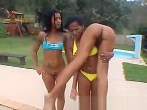 BRAZILIAN GIRLS LIFT CARRY