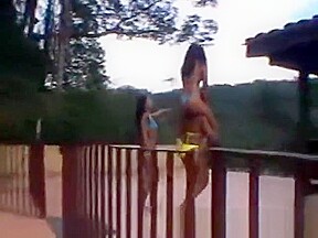 BRAZILIAN GIRLS LIFT CARRY