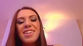 Baisé_e brune au gros cul