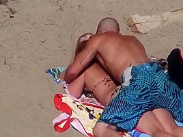 Beach bikini fuck