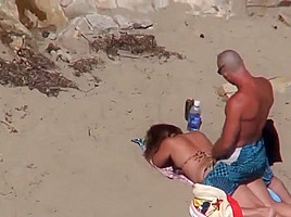 Beach bikini fuck