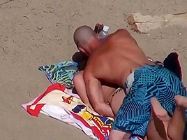 Beach bikini fuck