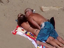 Beach bikini fuck