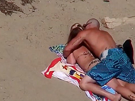 Beach bikini fuck