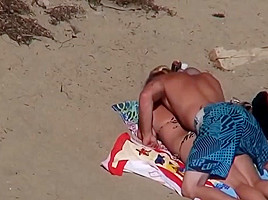 Beach bikini fuck