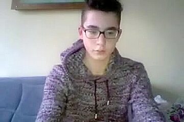 Belgium Cute Boy With Big Cock Nice Ass On Cam