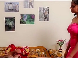 Bhabhi aur padoshi ka ladka 12345