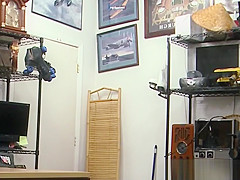 Bigtitted pawnshop amateur in spex fucks guy