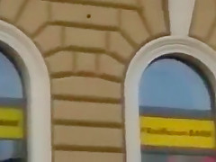 Braless shopper in amazing footage for