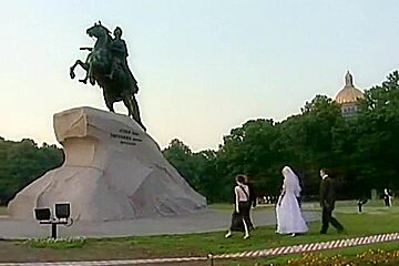 Bride Sluts - New Bride Celebrating Gets Gang Banged in Public Park