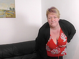 British Mature Bbw Playing With Herself - MatureNL