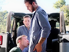 Broke gay fucks 2 car mechanics - bareback threesome gay sex