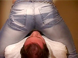 Brujita Facesitting 1
