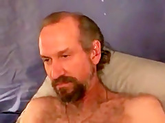 Bryant: Maduro peludo se la casca en la cama