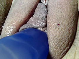 CLOSE UP NICKI,S pussy blue dildo insertion 1