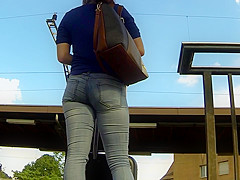 Candid - Nice Ass In Jeans At Train Station
