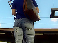 Candid - Nice Ass In Jeans At Train Station