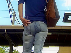 Candid - Nice Ass In Jeans At Train Station