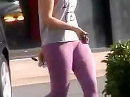 Candid jiggly ass 3