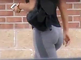 Candid jiggly ass 3