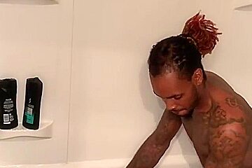 Cash and Layla Interracial Black On Asian BathTub Fuck