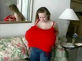 Chelsea Charms BosomQuest 11-Big Red One