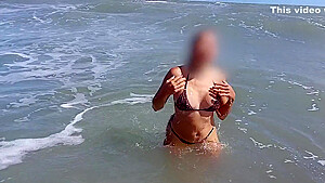 Chica De La Playa Me Quita El Condon En El Auto