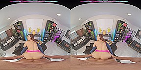 Chloe Amour & Pierce Paris - VR Porn Video