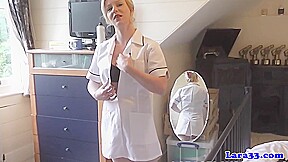 Classy mature brit pussyrubbing stockings gal