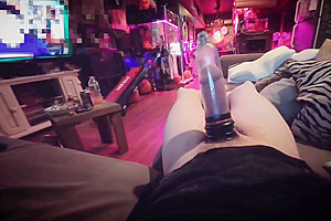 Cock Pumping Tiffany Ciskiss Using Bathmate Hercules To Pump Fat White Cock