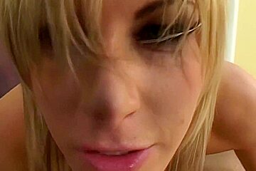 Courtney Simpson In Squirts During Fucking