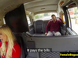 Deepthroating female cabbie caught fucking