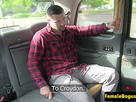 Deepthroating female cabbie caught fucking