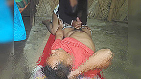 Desi Juicy Bhabhi Ki Zameen Par Palang Nahi Zameen Hilai