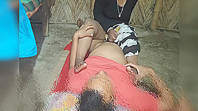 Desi Juicy Bhabhi Ki Zameen Par Palang Nahi Zameen Hilai