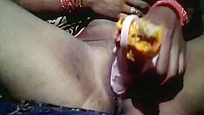 Desi Village Bhabhi Dildo Enjoy